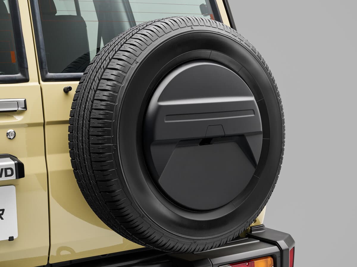 Toyota Land Cruiser 70 Series Restayling 2 — Salon, öndən