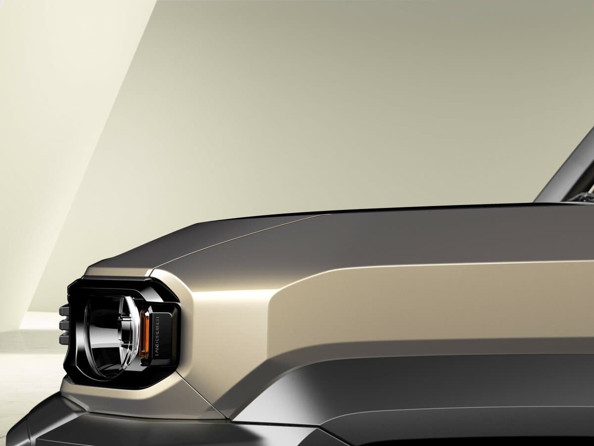 Toyota Land Cruiser FJ 2025 – indiyədək — Salon, öndən