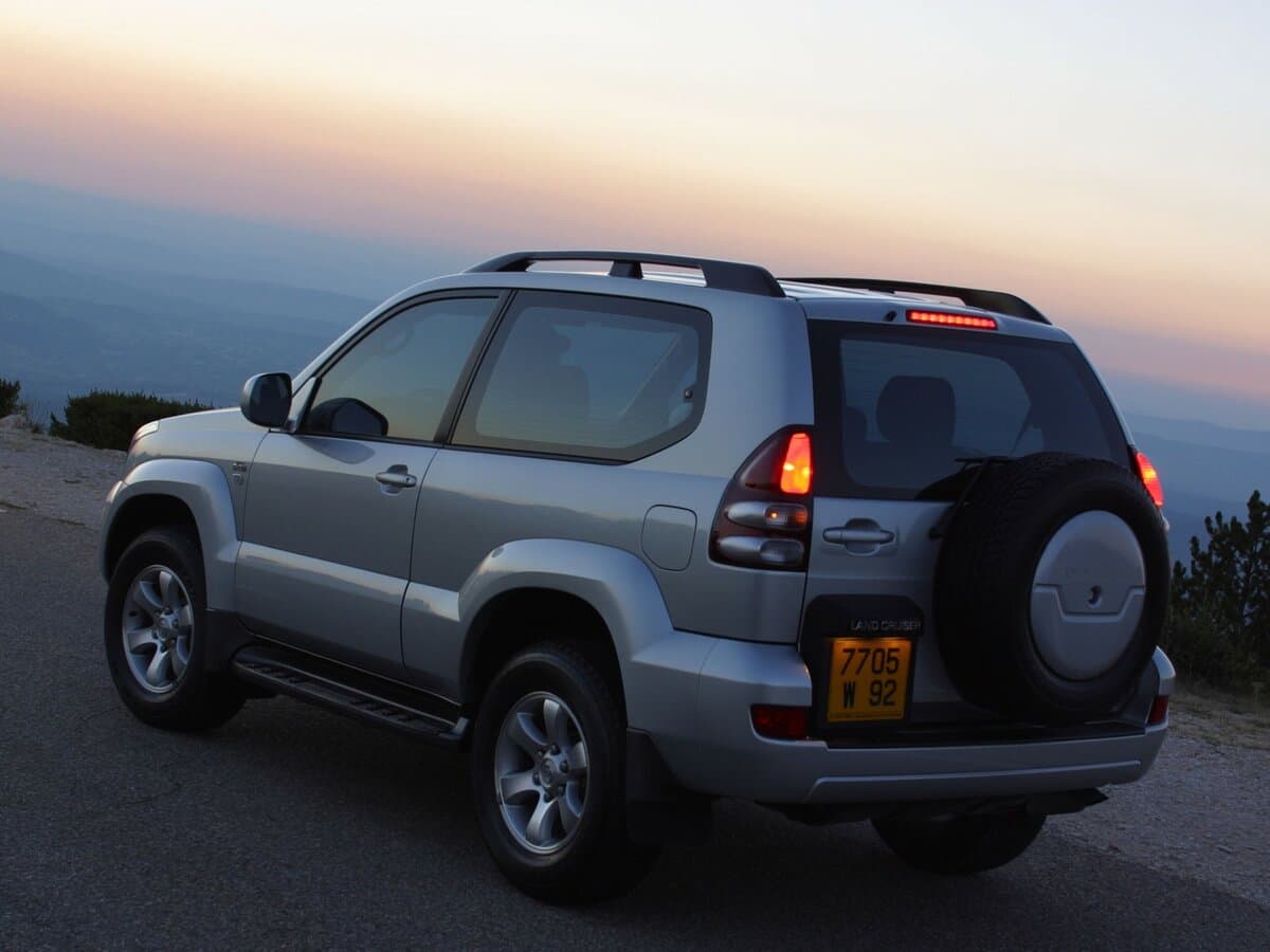 Toyota Land Cruiser Prado 120 Series — 3/4 arxadan
