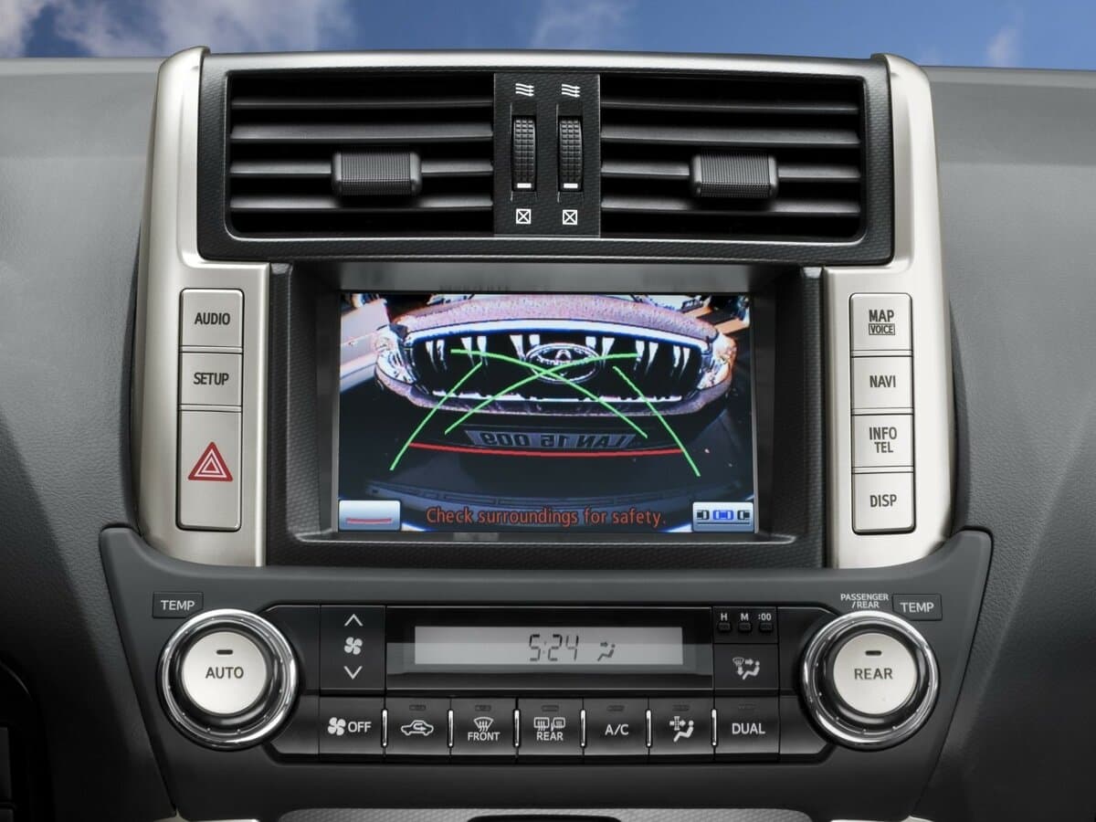Toyota Land Cruiser Prado 150 Series — Salon, öndən