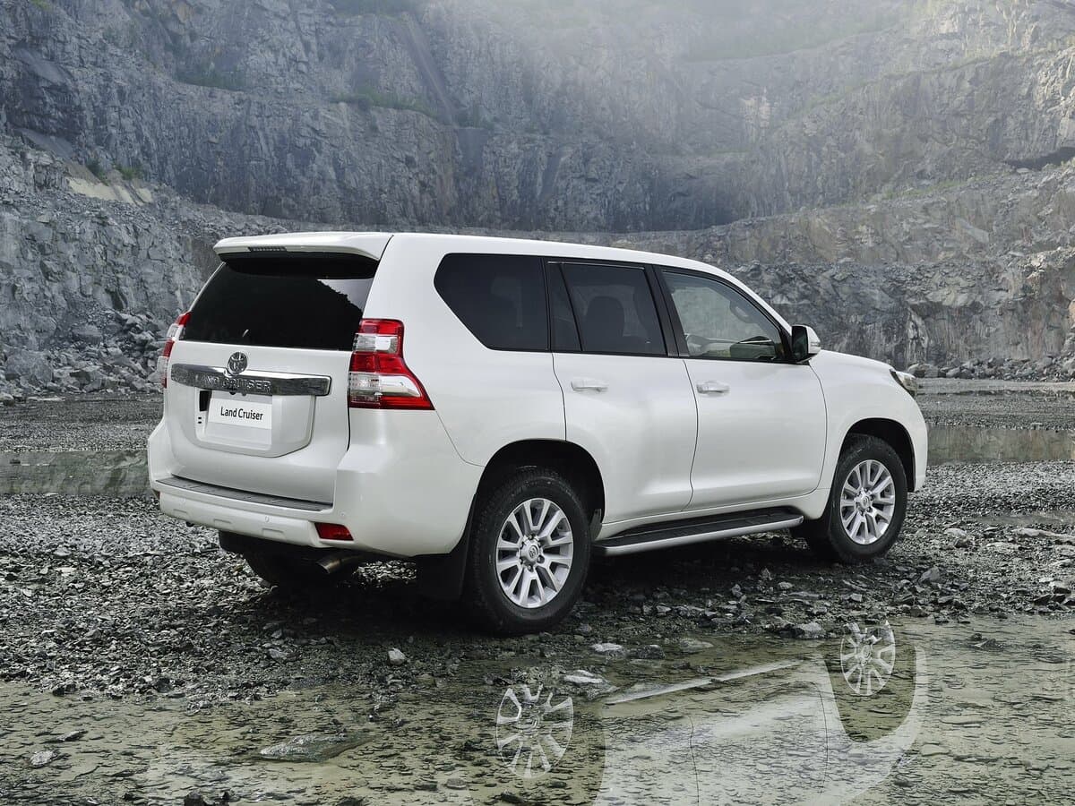 Toyota Land Cruiser Prado 150 Series Restayling 1 — 3/4 arxadan
