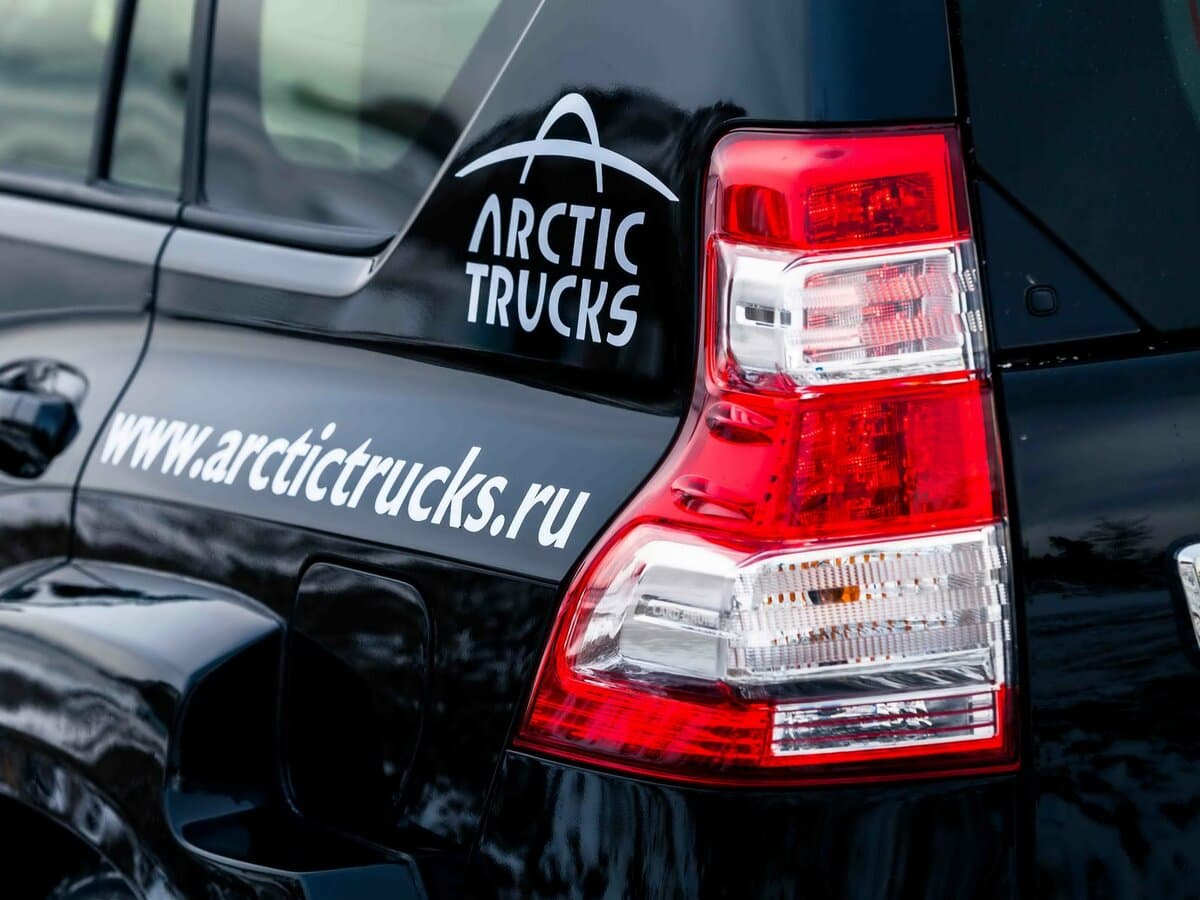 Toyota Land Cruiser Prado 150 Series Restayling 1 — Detal
