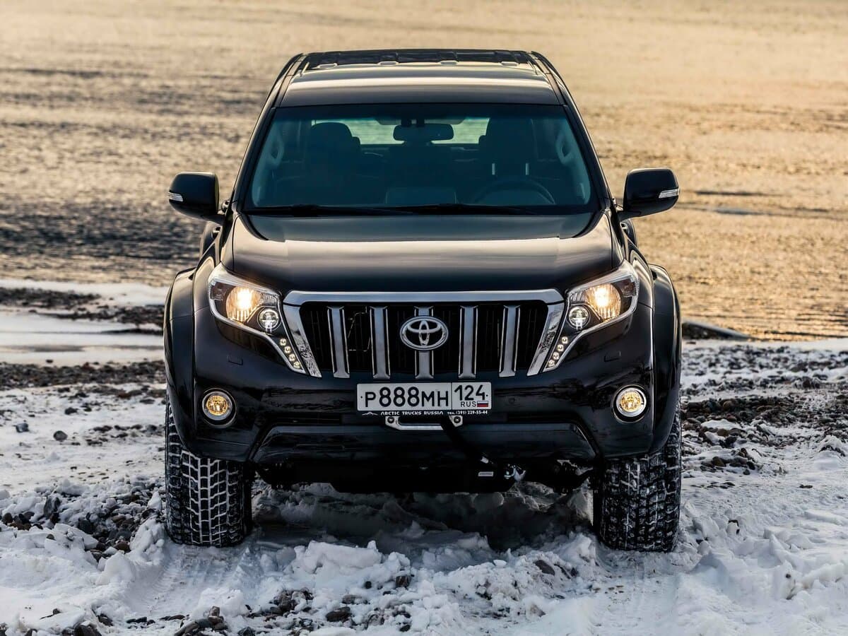 Toyota Land Cruiser Prado 150 Series Restayling 1 — Öndən