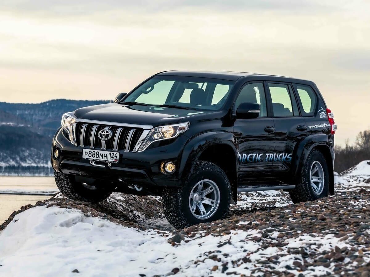 Toyota Land Cruiser Prado 150 Series Restayling 1 — Əsas şəkil