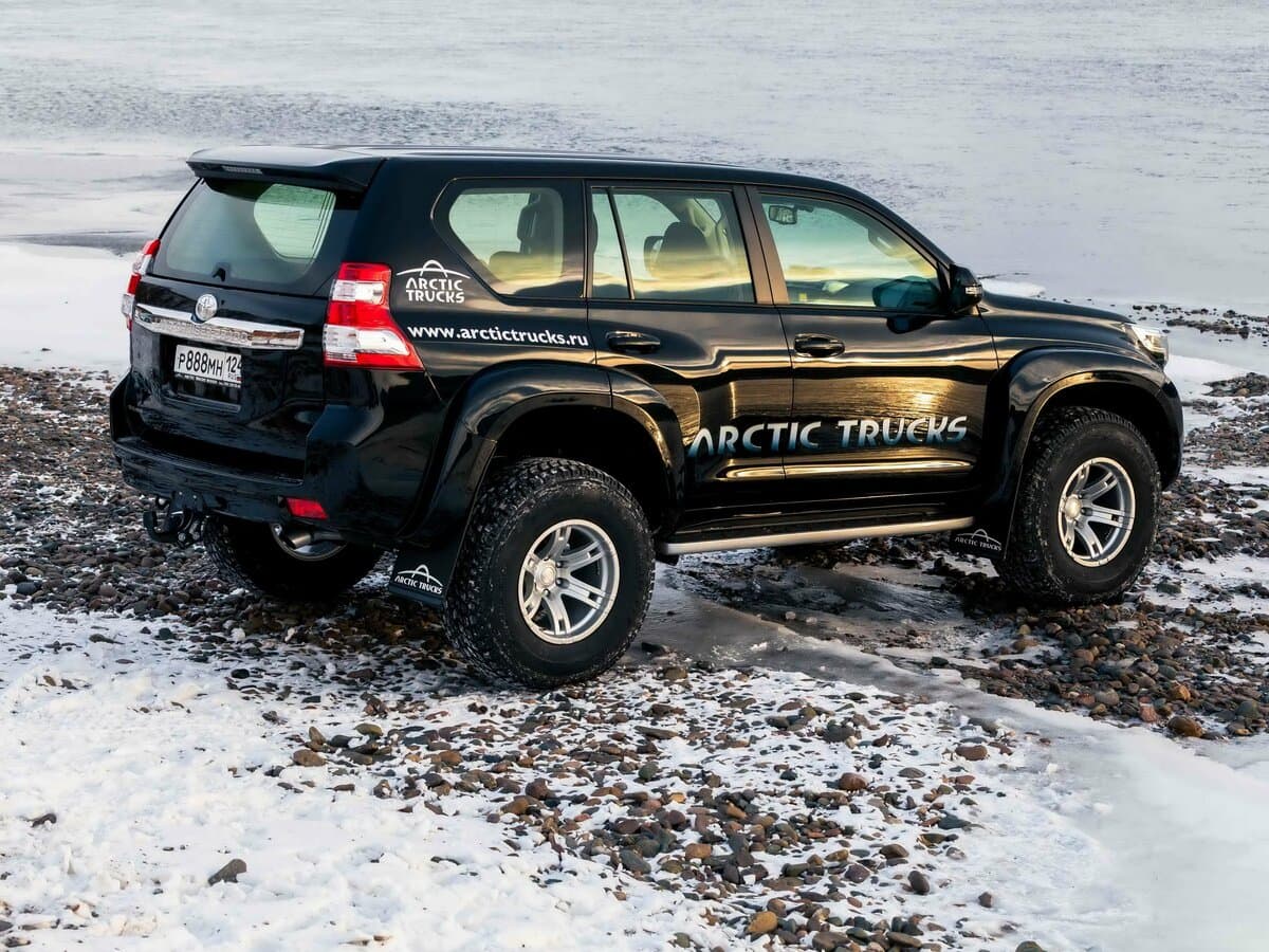 Toyota Land Cruiser Prado 150 Series Restayling 1 — 3/4 arxadan