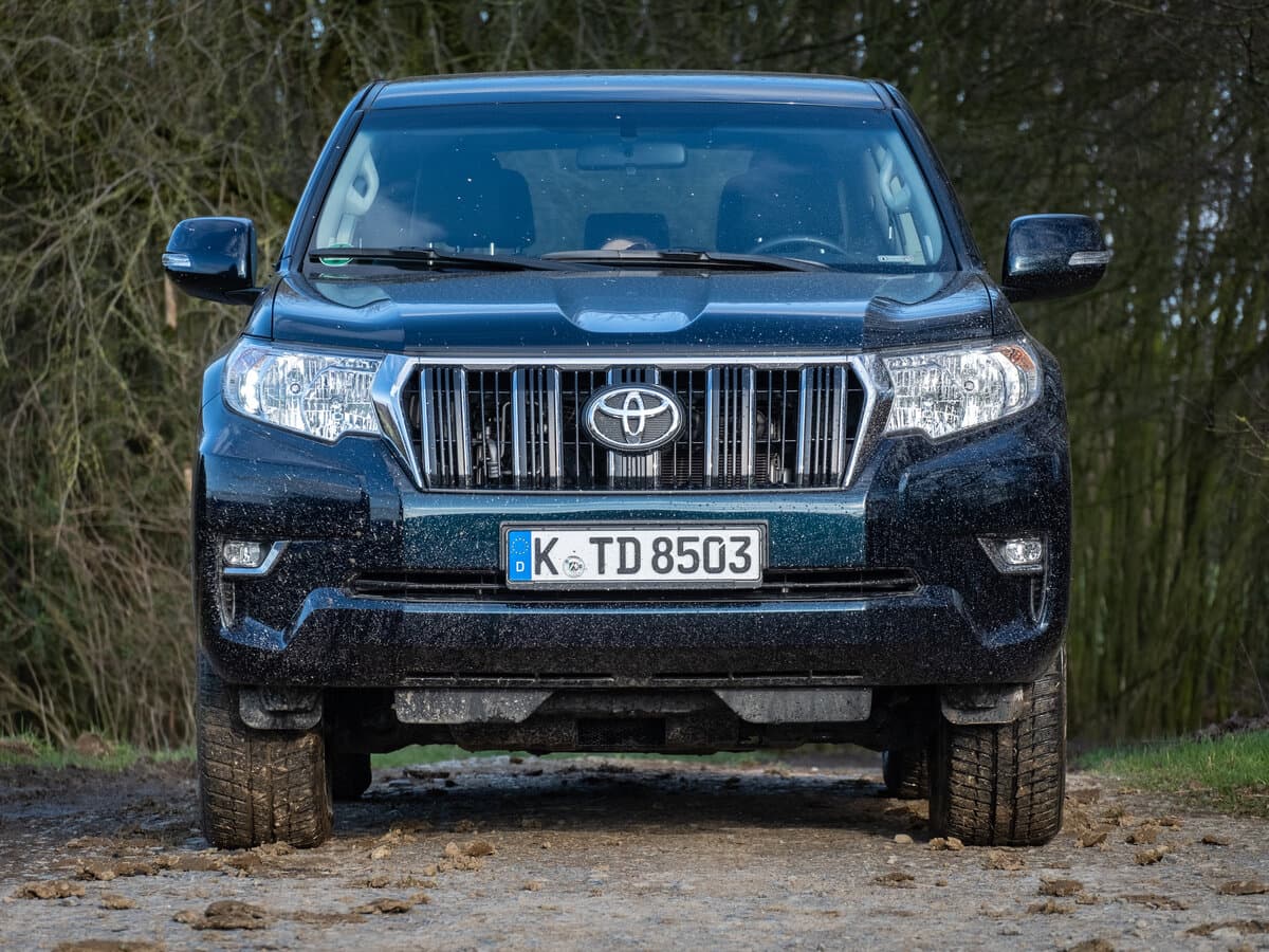 Toyota Land Cruiser Prado 150 Series Restayling 2 — Öndən