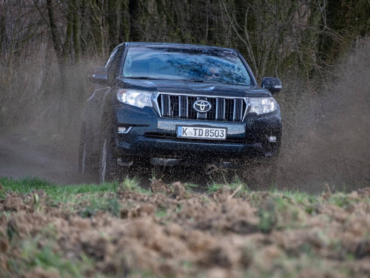 Toyota Land Cruiser Prado 150 Series Restayling 3 — Öndən