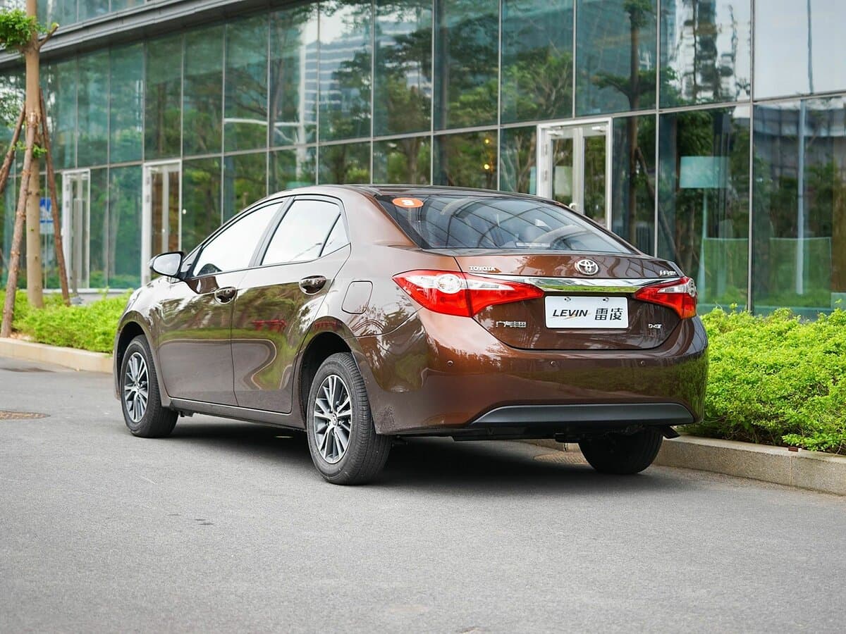 Toyota Levin XI (E170) — 3/4 arxadan