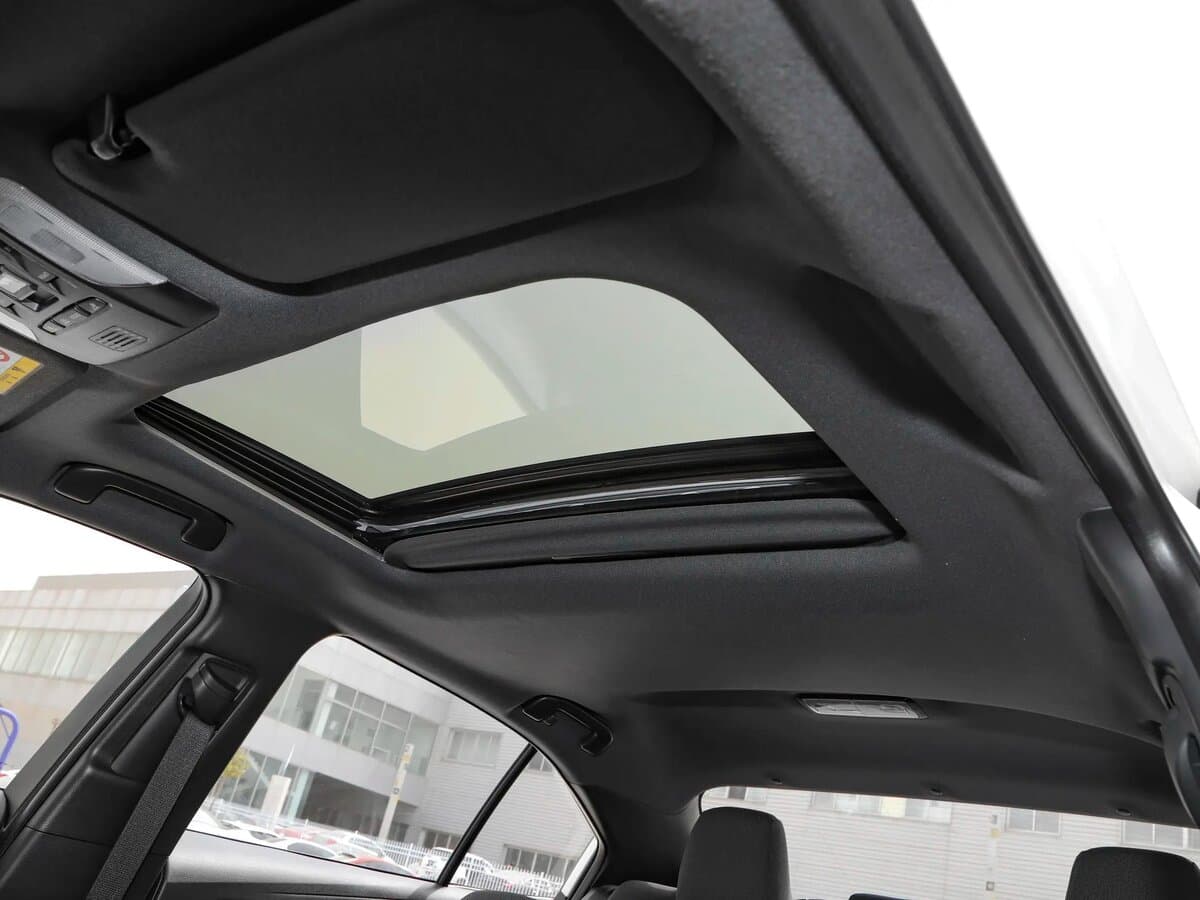 Toyota Levin XII (E210) Restayling — Salon, öndən