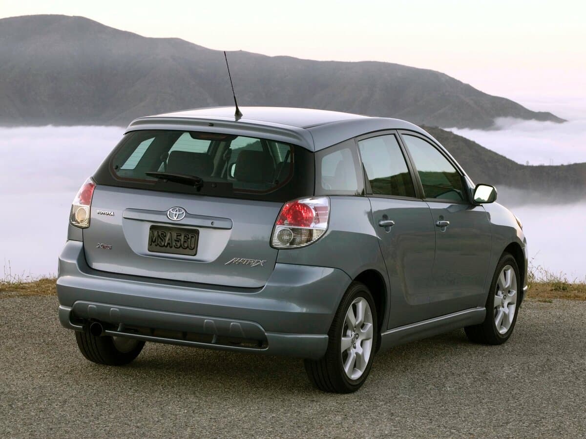 Toyota Matrix I (E130) — 3/4 arxadan