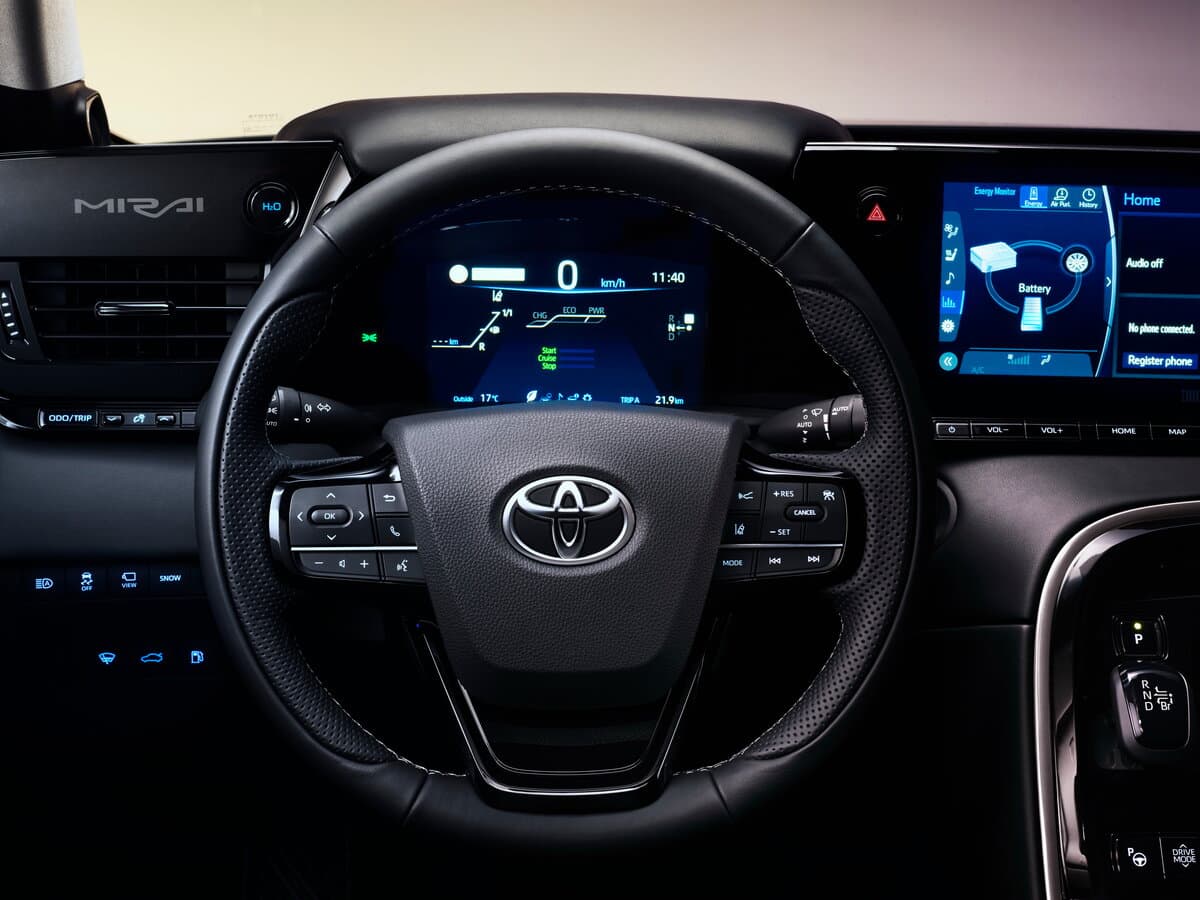 Toyota Mirai II — Sükan