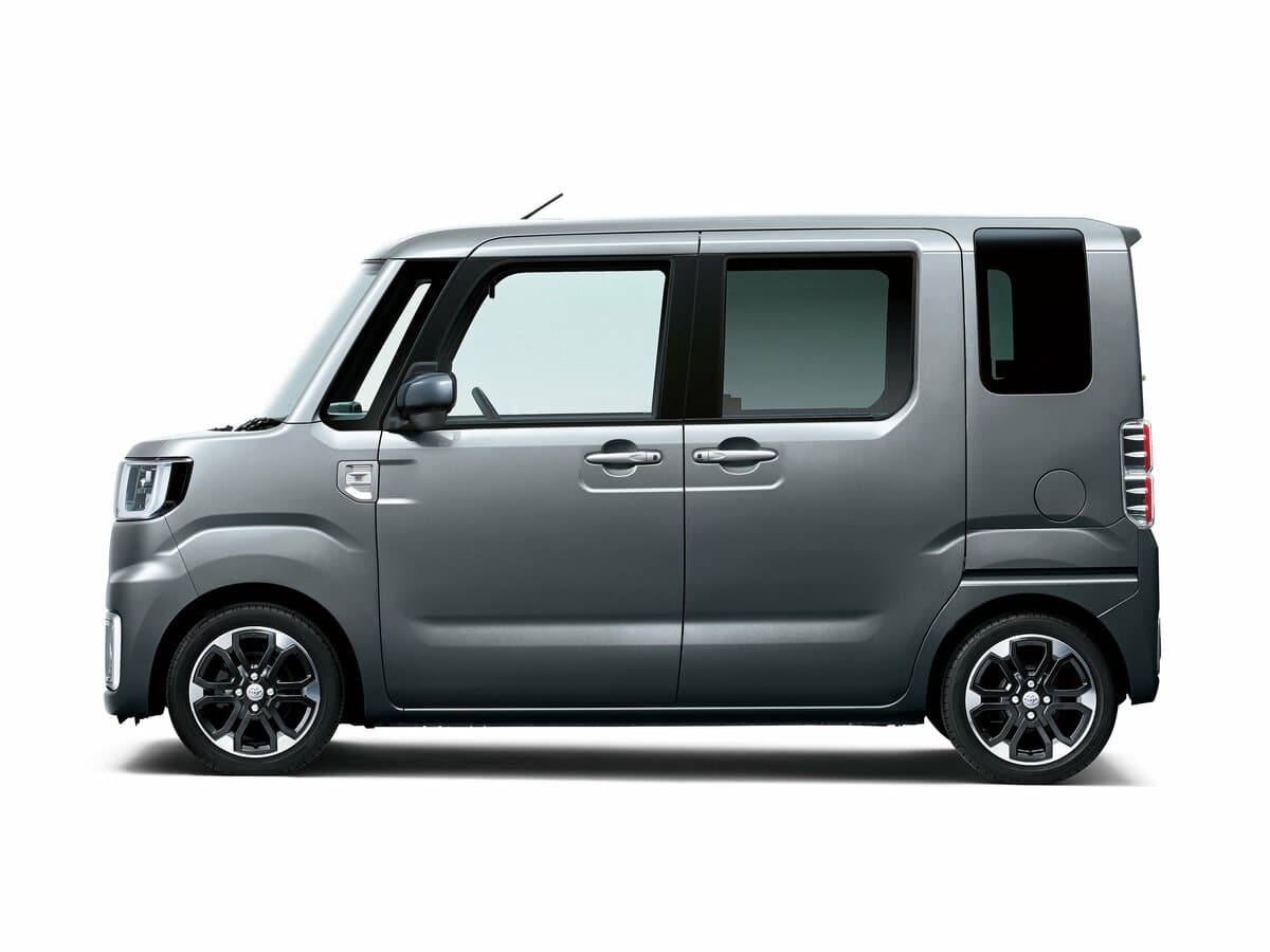 Toyota Pixis Mega 2015 – 2022 — Yandan