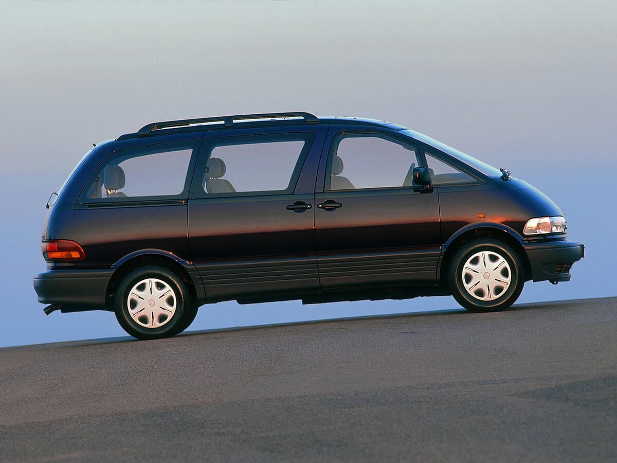 Toyota Previa I (XR10, XR20) — Yandan