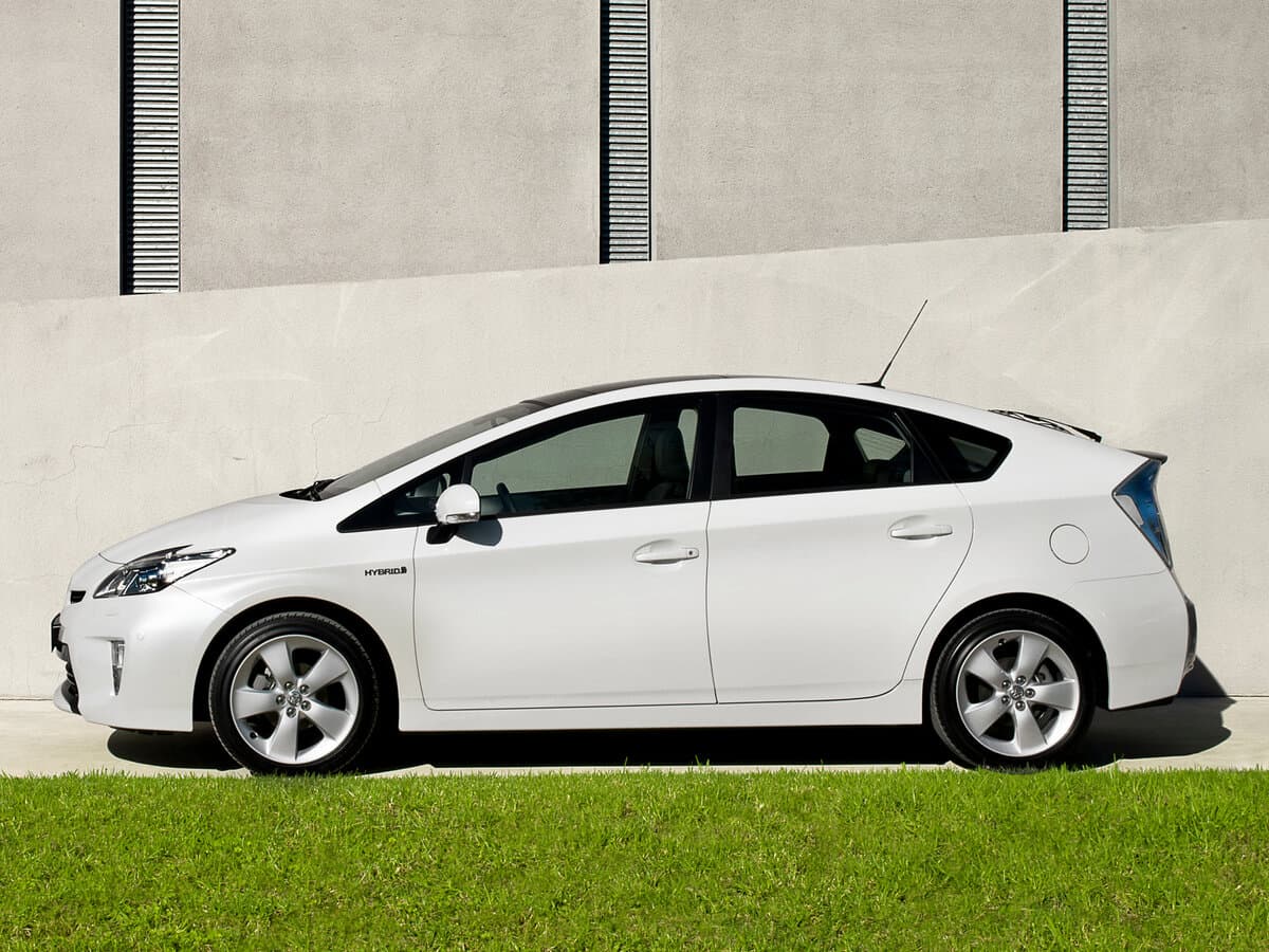 Toyota Prius III Restayling (XW30) — Yandan
