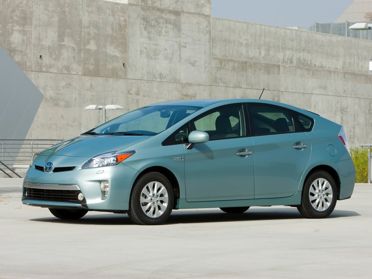 Toyota Prius III Restayling (XW30) — Əsas şəkil