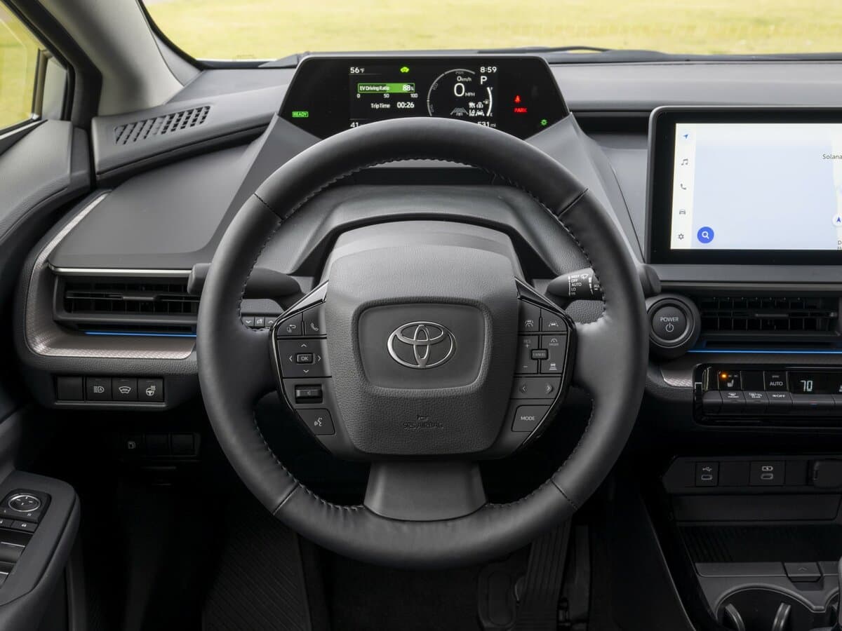 Toyota Prius V (XW60) — Sükan