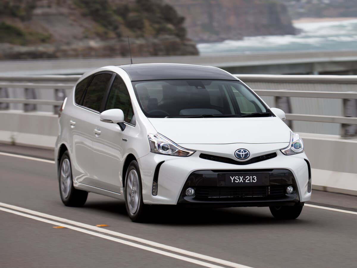 Toyota Prius Alpha I (ZVW40/41) Restayling — Öndən