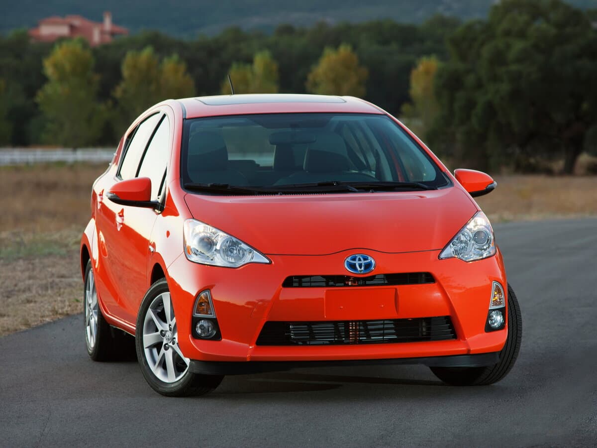 Toyota Prius c I — Öndən