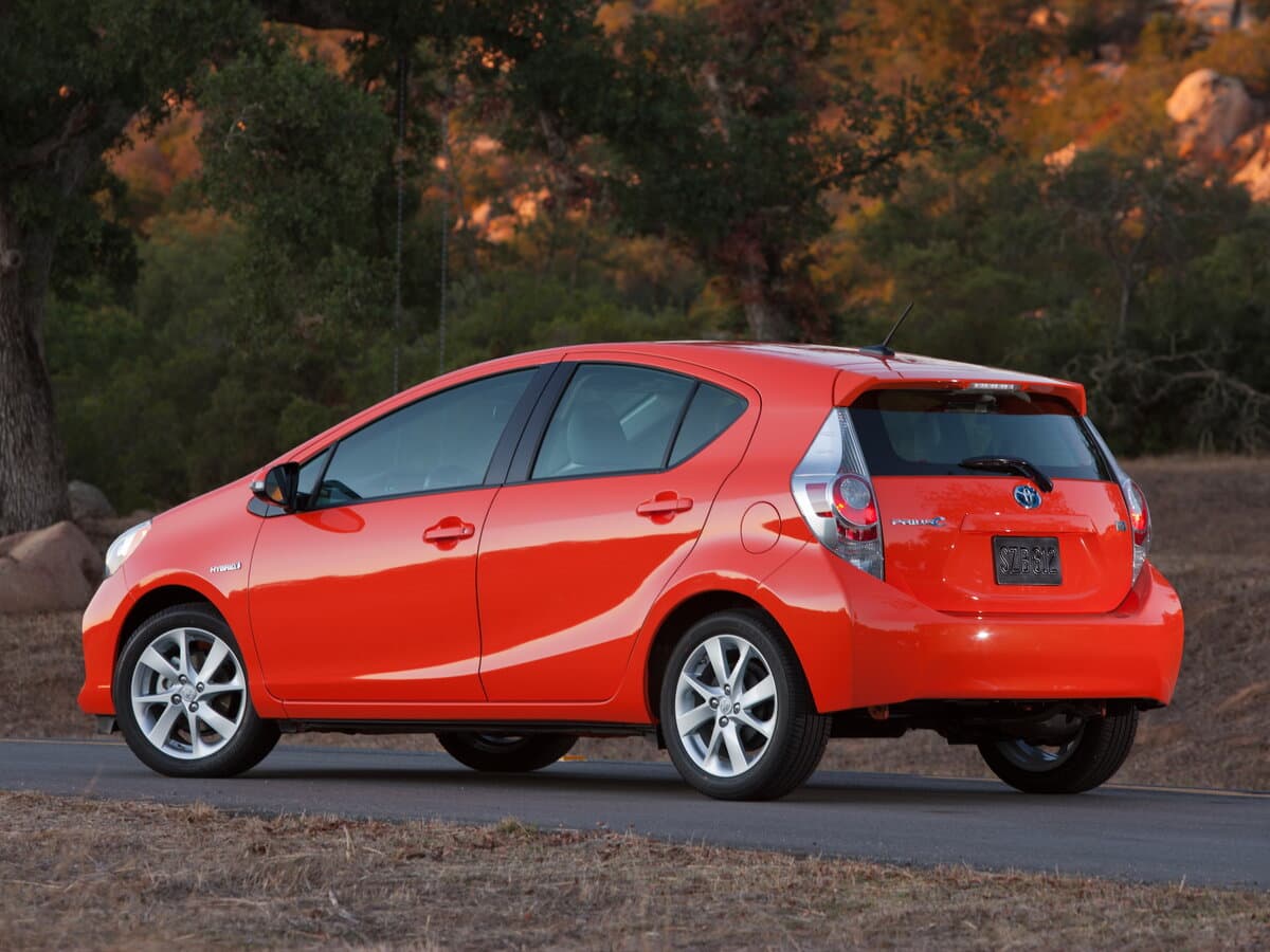 Toyota Prius c I — 3/4 arxadan