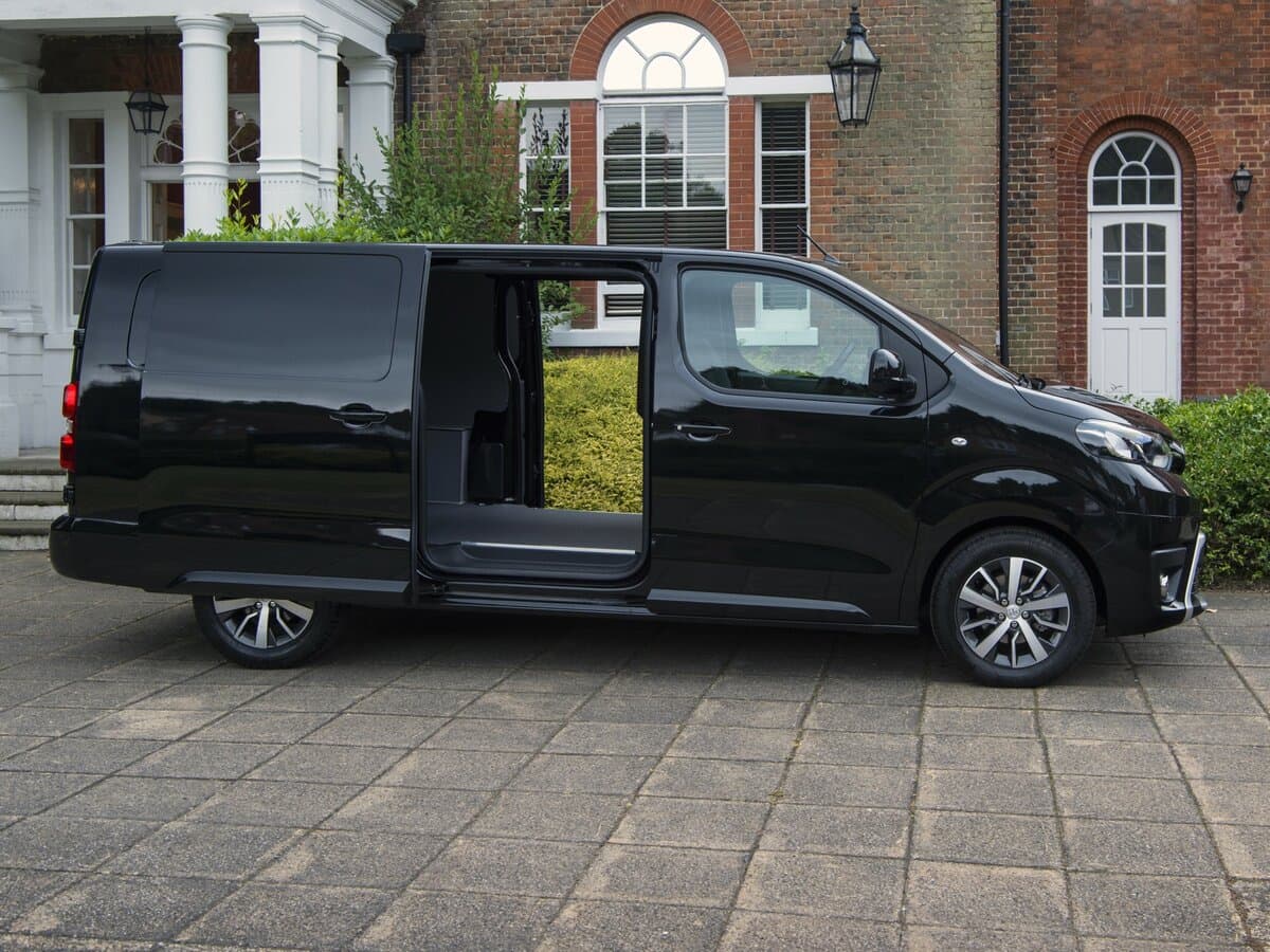 Toyota ProAce II — Yandan