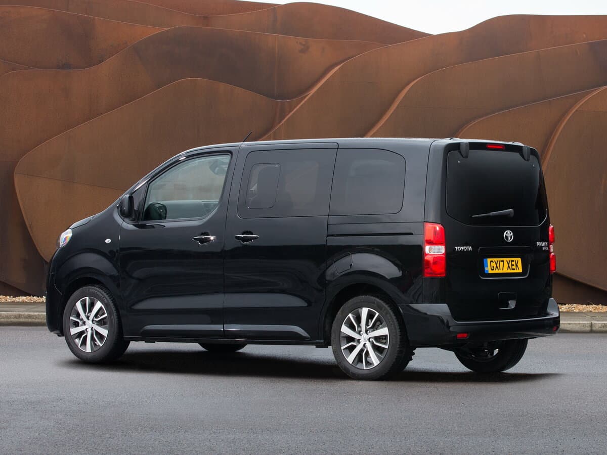 Toyota ProAce II — 3/4 arxadan