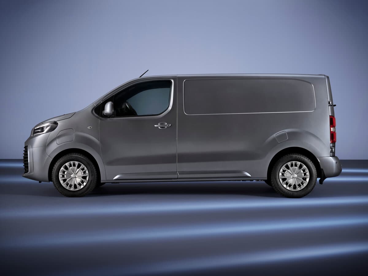 Toyota ProAce II Restayling — Yandan