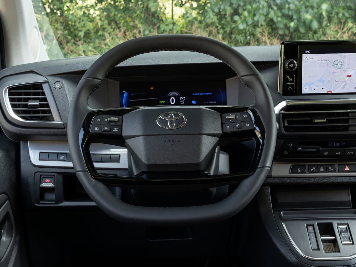 Toyota ProAce II Restayling — Sükan