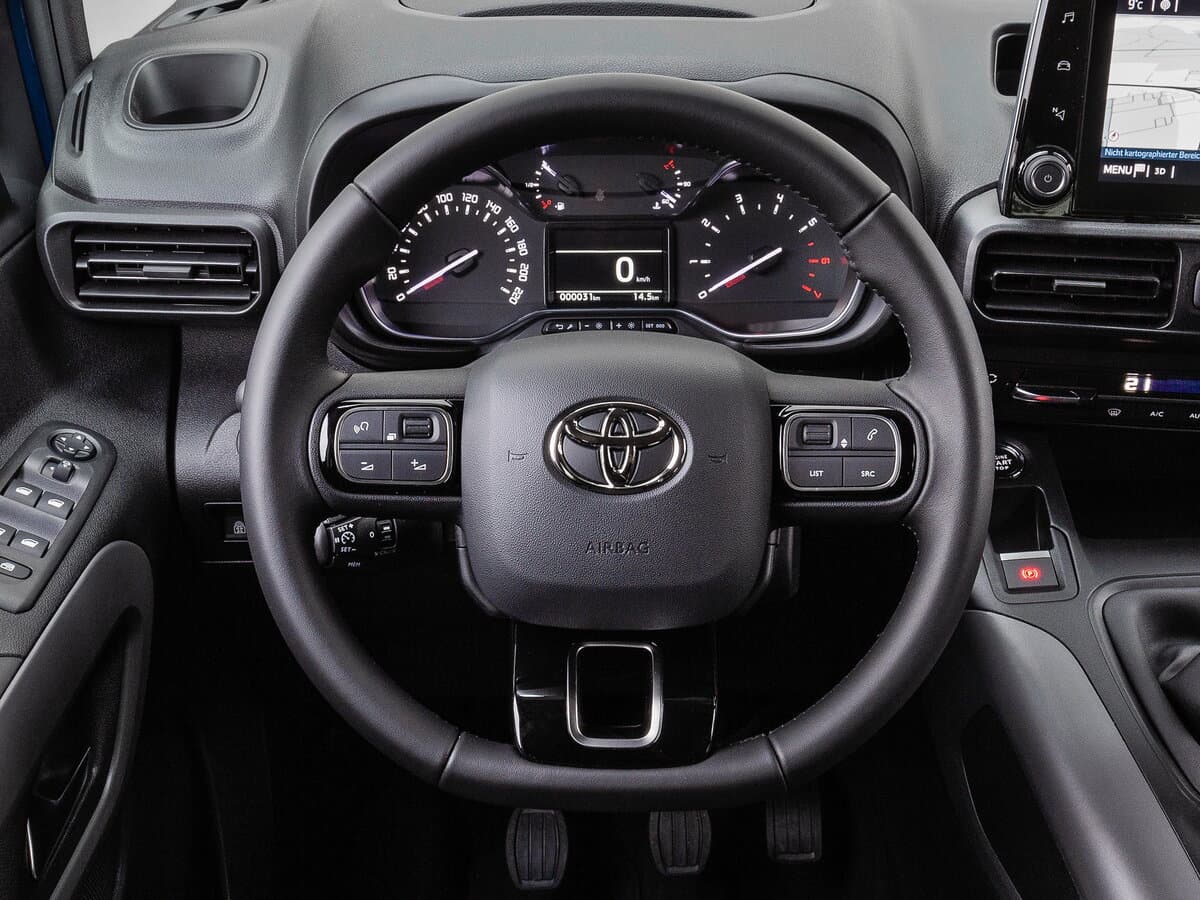 Toyota ProAce City I — Sükan