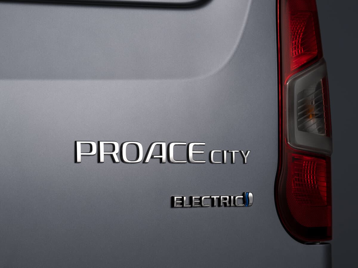 Toyota ProAce City I Restayling — Salon, arxadan