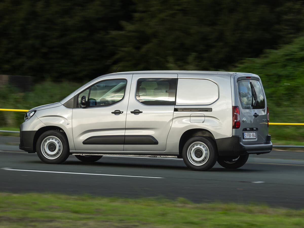 Toyota ProAce City I Restayling — Yandan