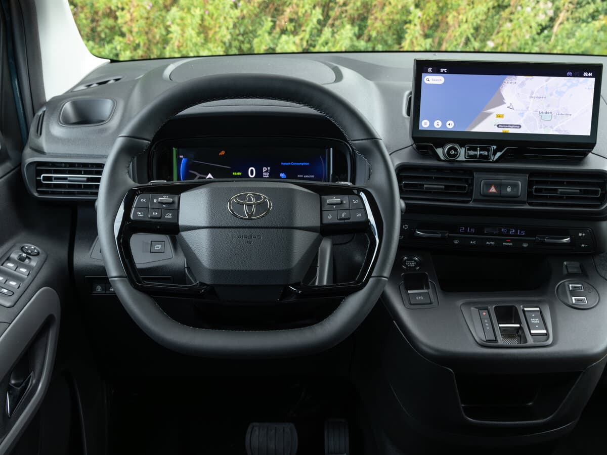 Toyota ProAce City I Restayling — Sükan