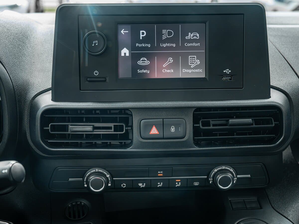 Toyota ProAce City I Restayling — Salon, öndən
