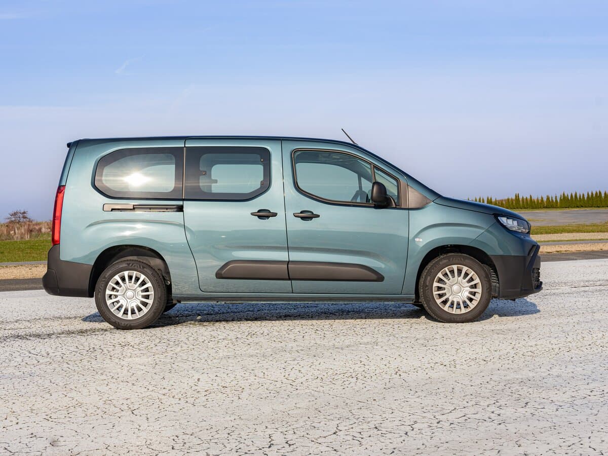 Toyota ProAce City I Restayling — Yandan