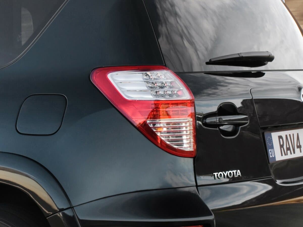 Toyota RAV4 III (XA30) Restayling — Detal
