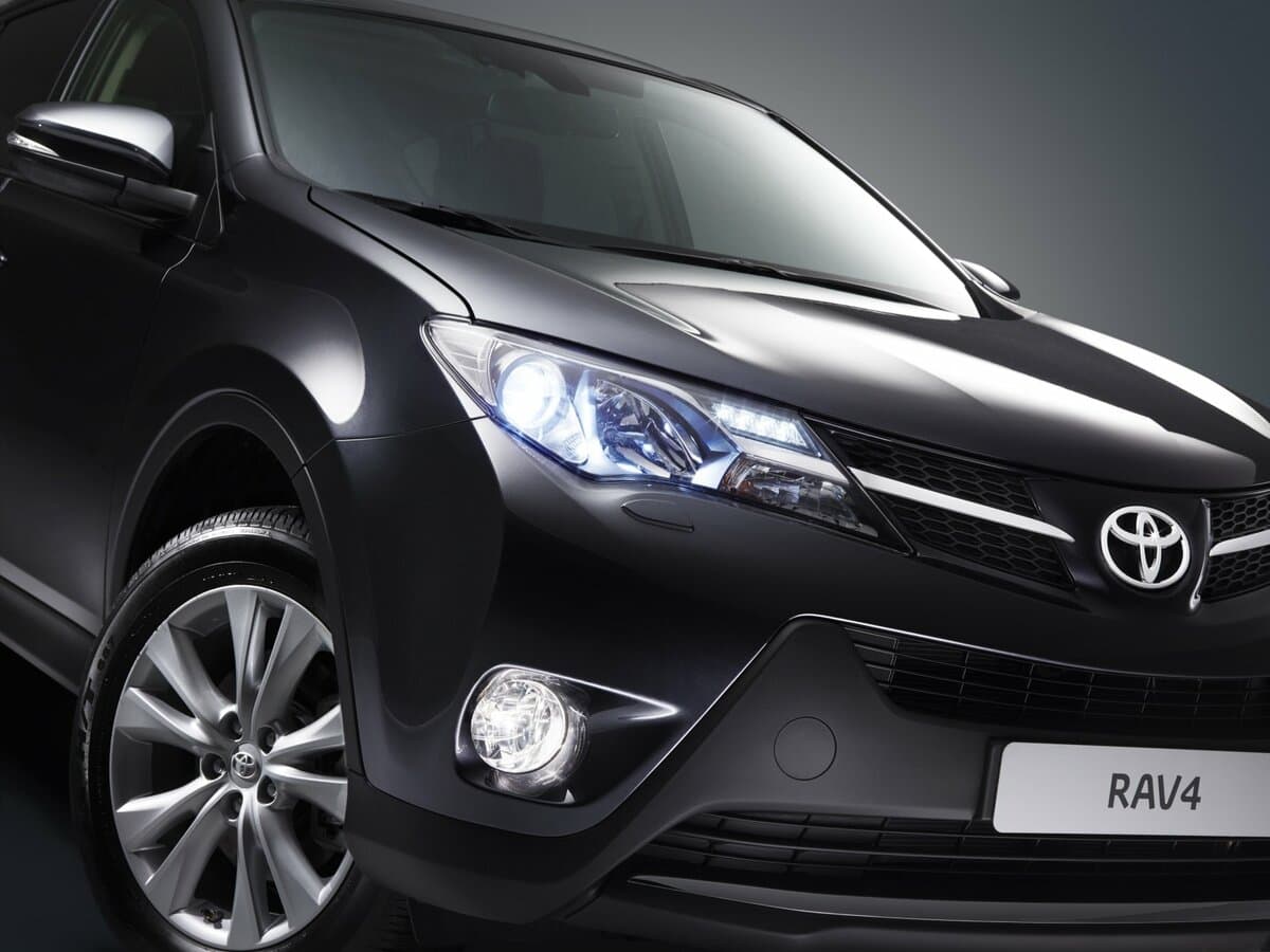 Toyota RAV4 IV (XA40) — Fara