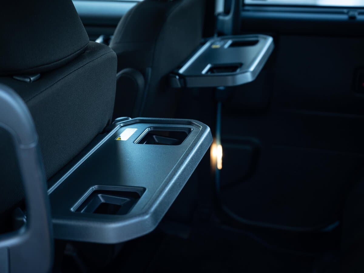 Toyota Roomy I Restayling — Salon, arxadan