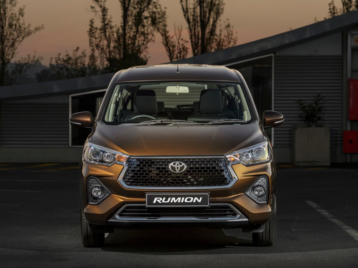 Toyota Rumion I Restayling — Öndən