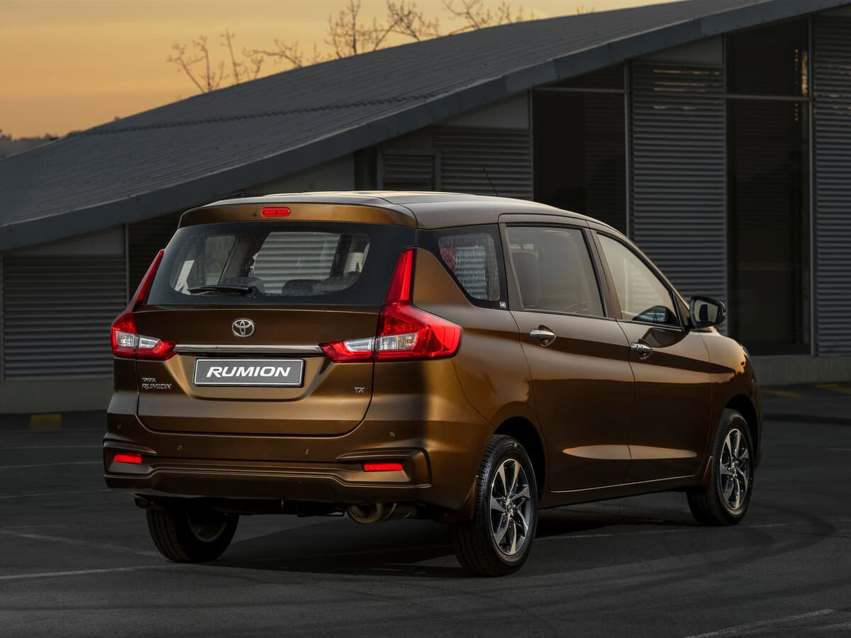 Toyota Rumion I Restayling — 3/4 arxadan