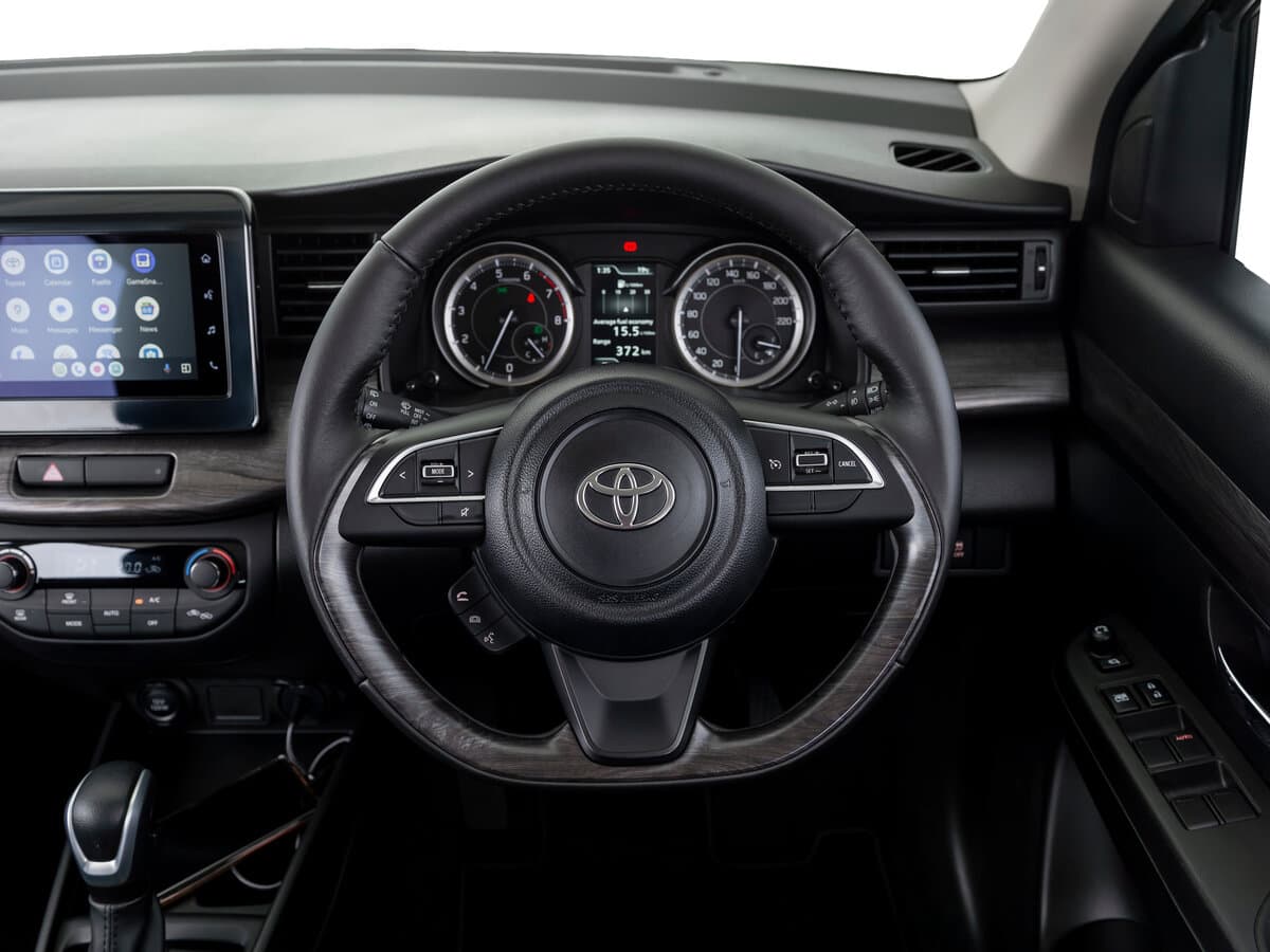 Toyota Rumion I Restayling — Sükan