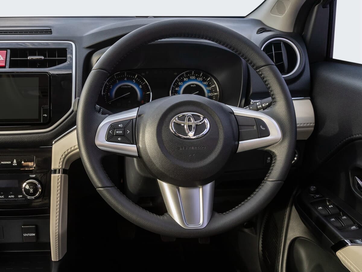 Toyota Rush II — Sükan
