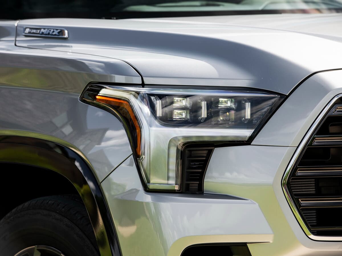 Toyota Sequoia III — Fara