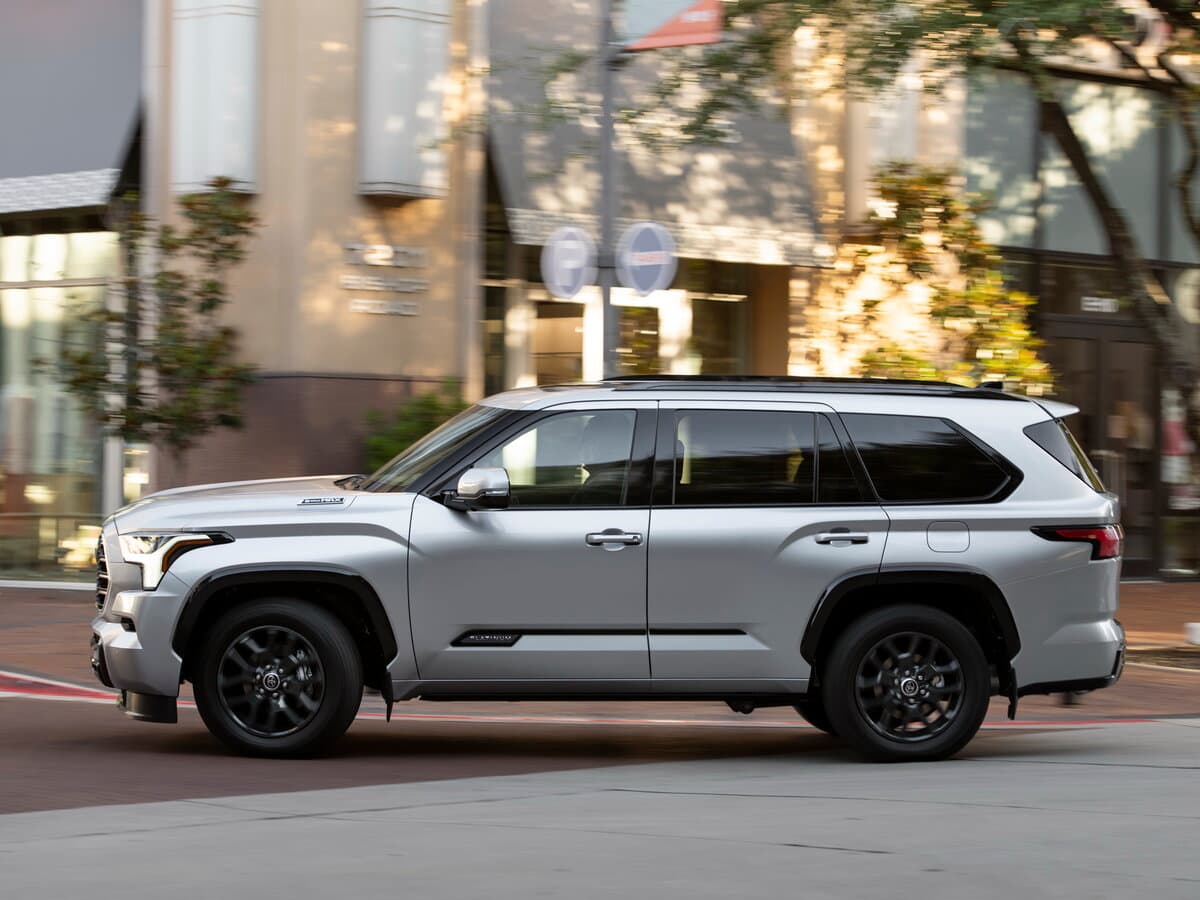 Toyota Sequoia III — Yandan