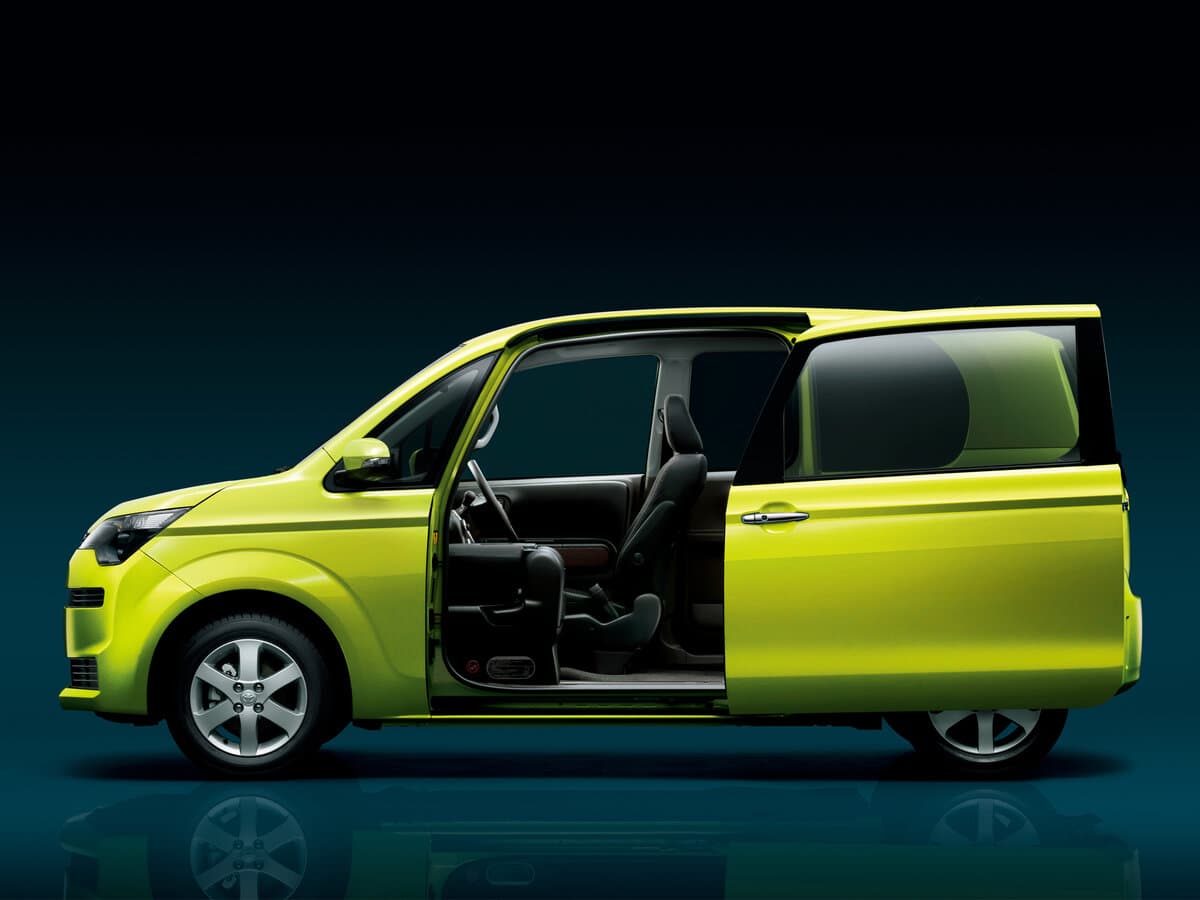 Toyota Spade 2012 – 2020 — Yandan