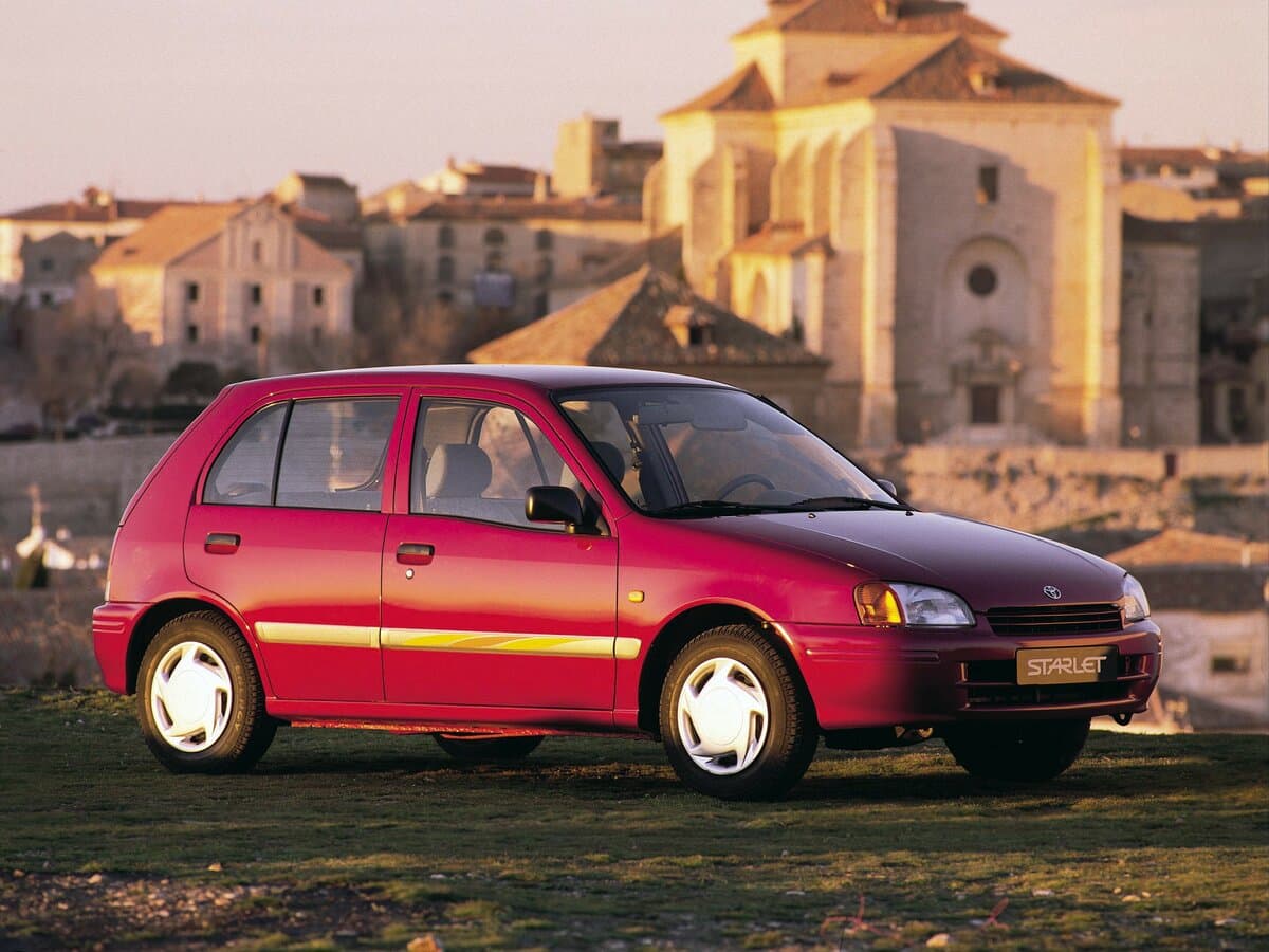 Toyota Starlet V (P90) — Əsas şəkil