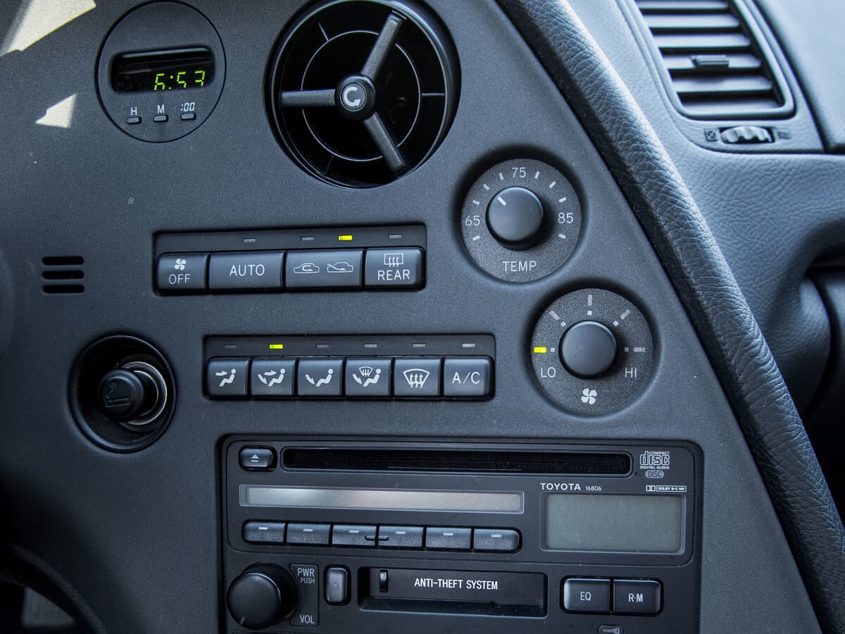 Toyota Supra IV (A80) Restayling — Salon, arxadan
