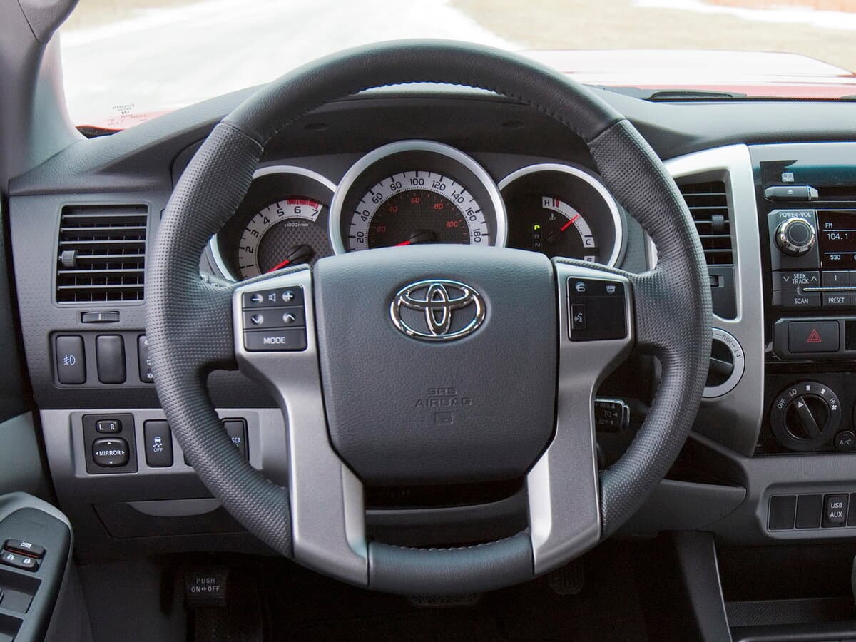Toyota Tacoma II Restayling — Sükan