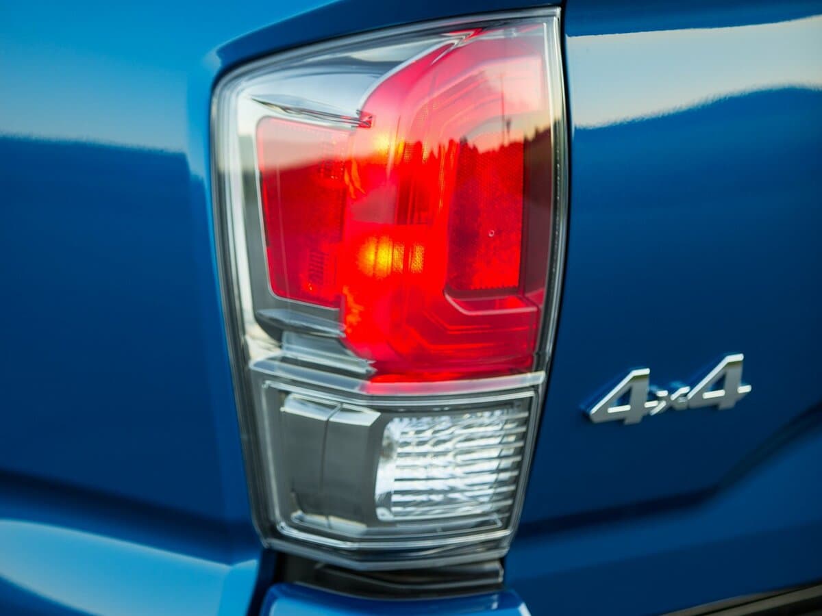 Toyota Tacoma III — Detal