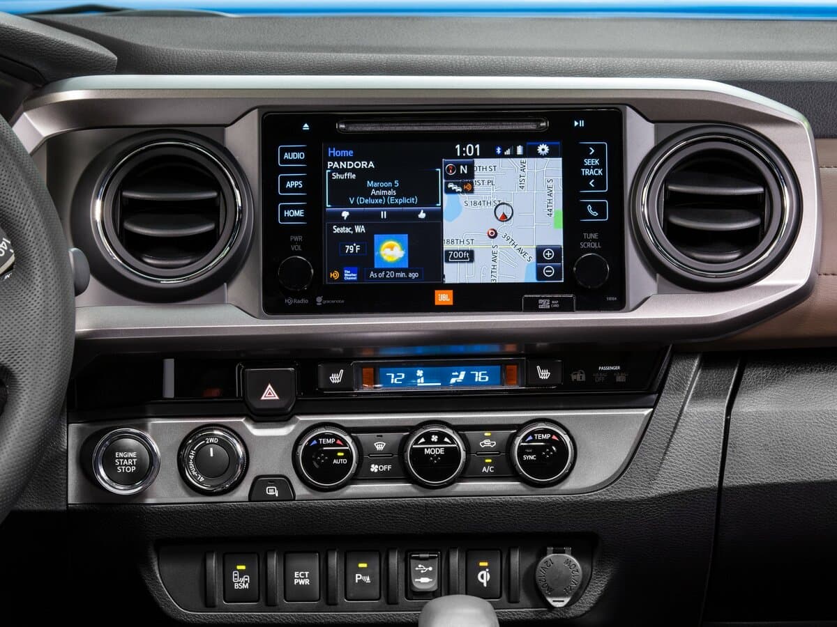 Toyota Tacoma III — Salon, öndən