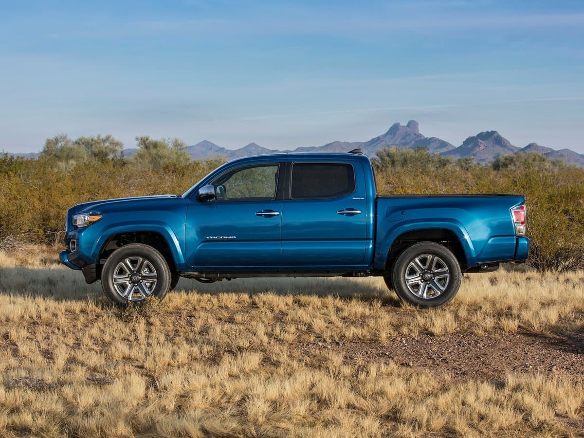 Toyota Tacoma III — Yandan