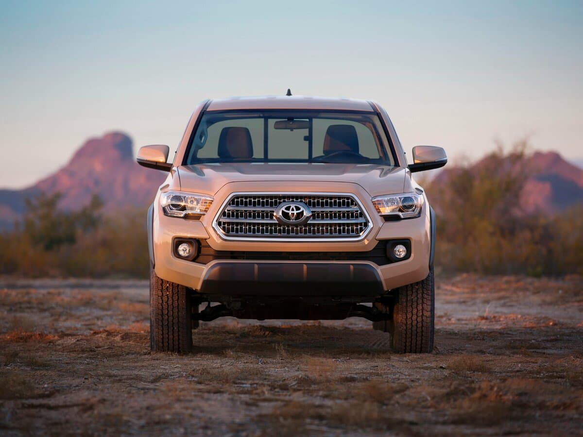 Toyota Tacoma III — Öndən
